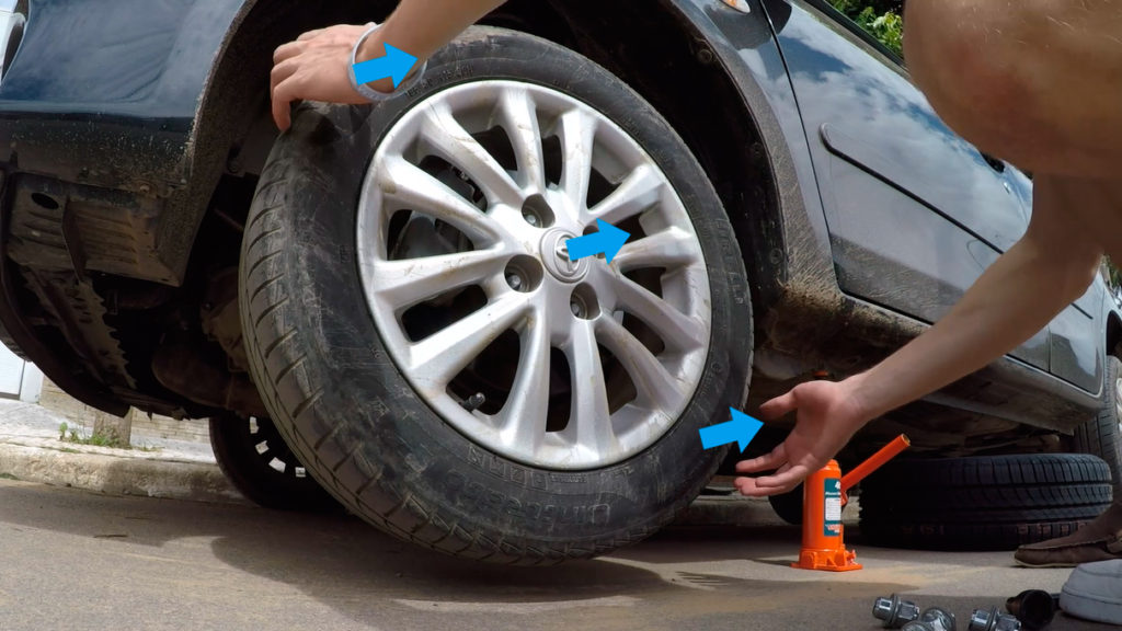 Como trocar pneu furado com segurança?